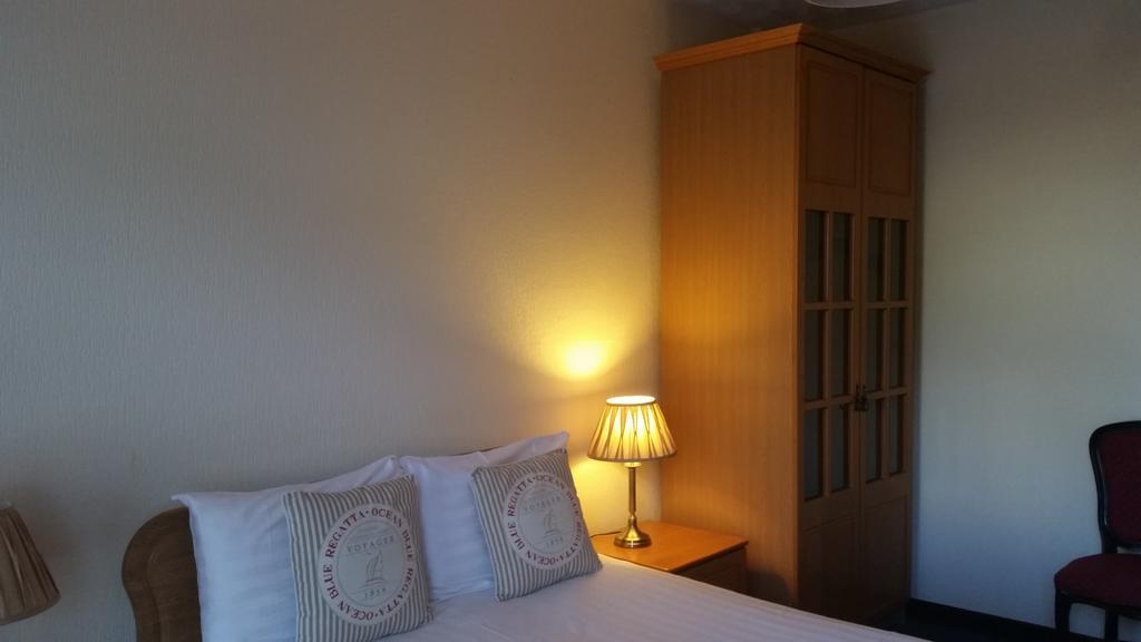 לארן Halfway House Hotel חדר תמונה