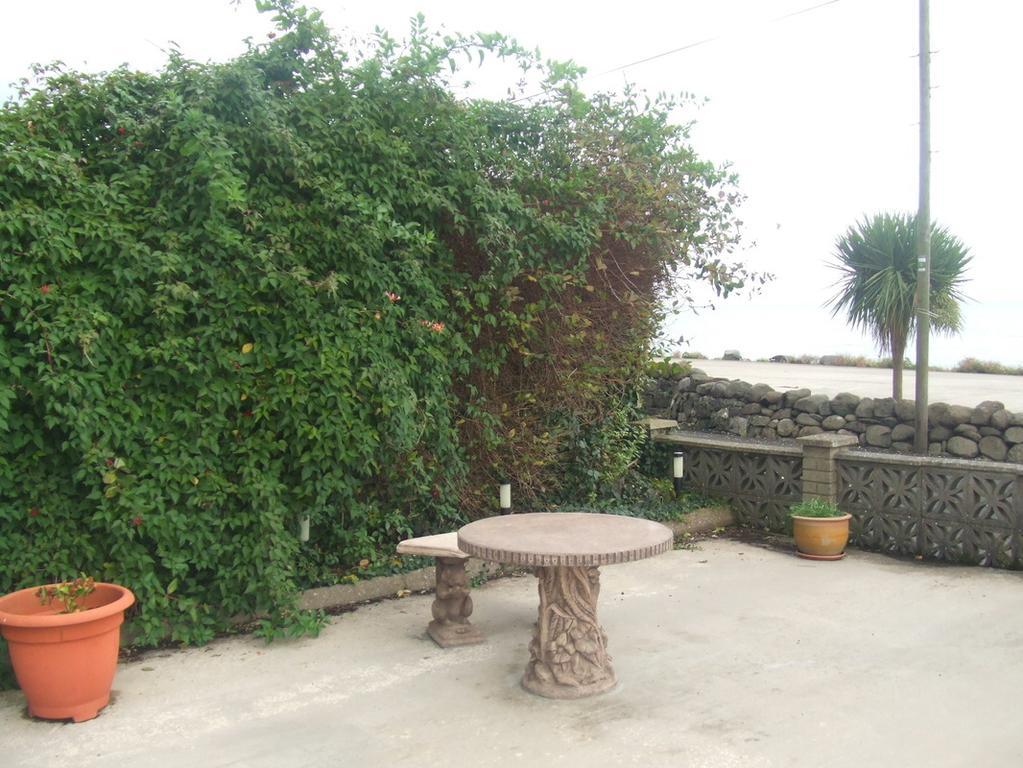 לארן Halfway House Hotel מראה חיצוני תמונה